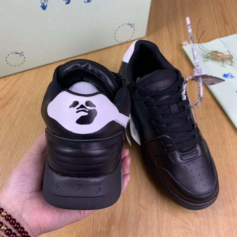 Off-White c/o Virgil Abloh