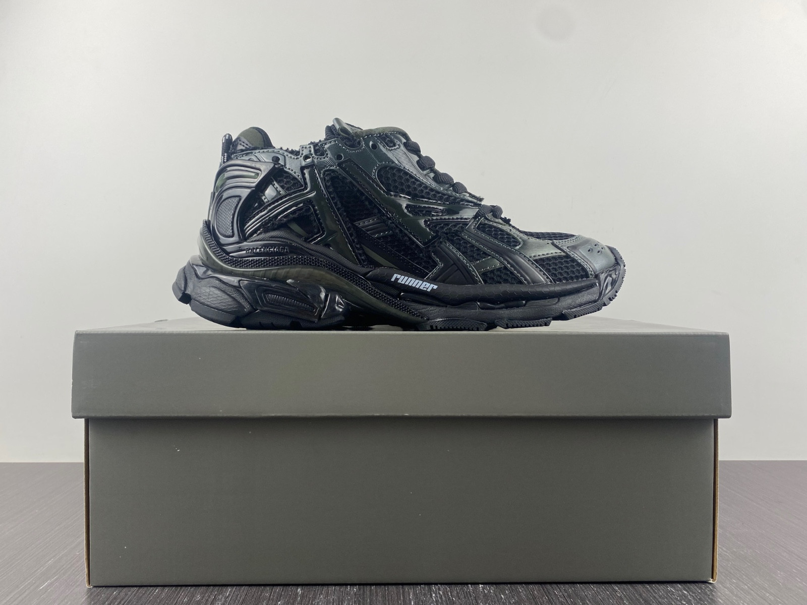 Ba*len*cia*ga runner 656063 w3rb6 1266 (dark green)