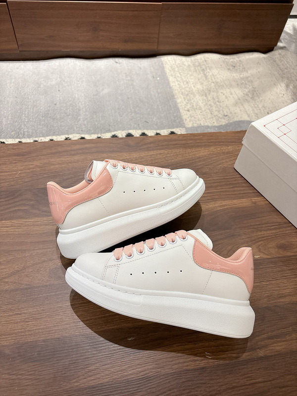 ALEXANDER MCQUEEN SNEAKER