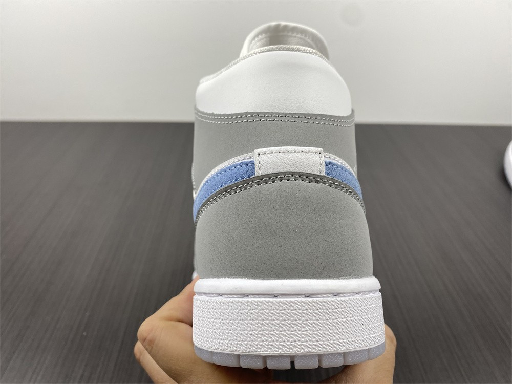 Jordan 1 Mid Wolf Grey Aluminum (W) BQ6472-105