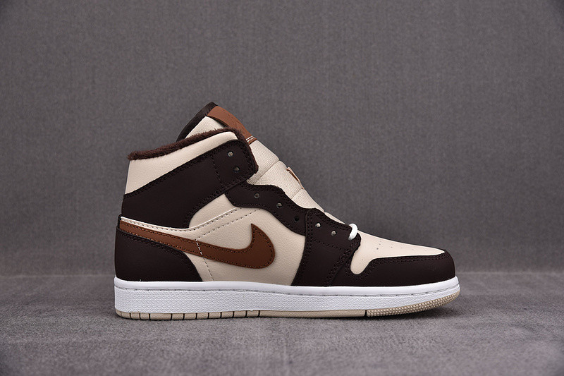 Jordan 1 Mid SE Brown Basalt Oatmeal (W) DO6699-200