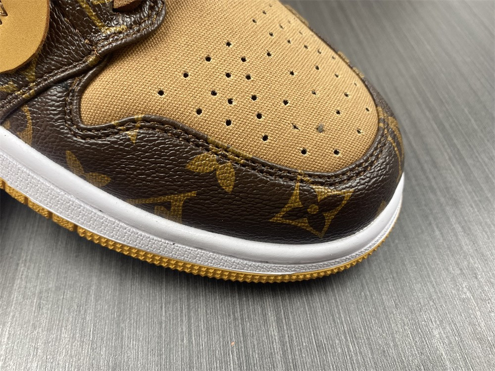 AIR JORDAN 1 LOW SNEAKERS