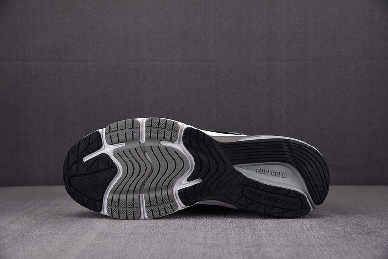 New Balance NB990 V6 M990BK6