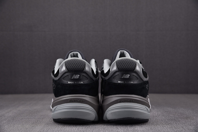 New Balance NB990 V6 M990BK6