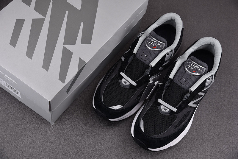 New Balance NB990 V6 M990BK6