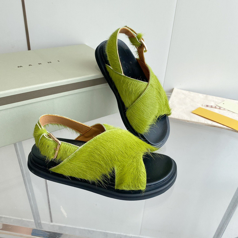 FUCHSIA LONG-HAIR CALFSKIN FUSSBETT