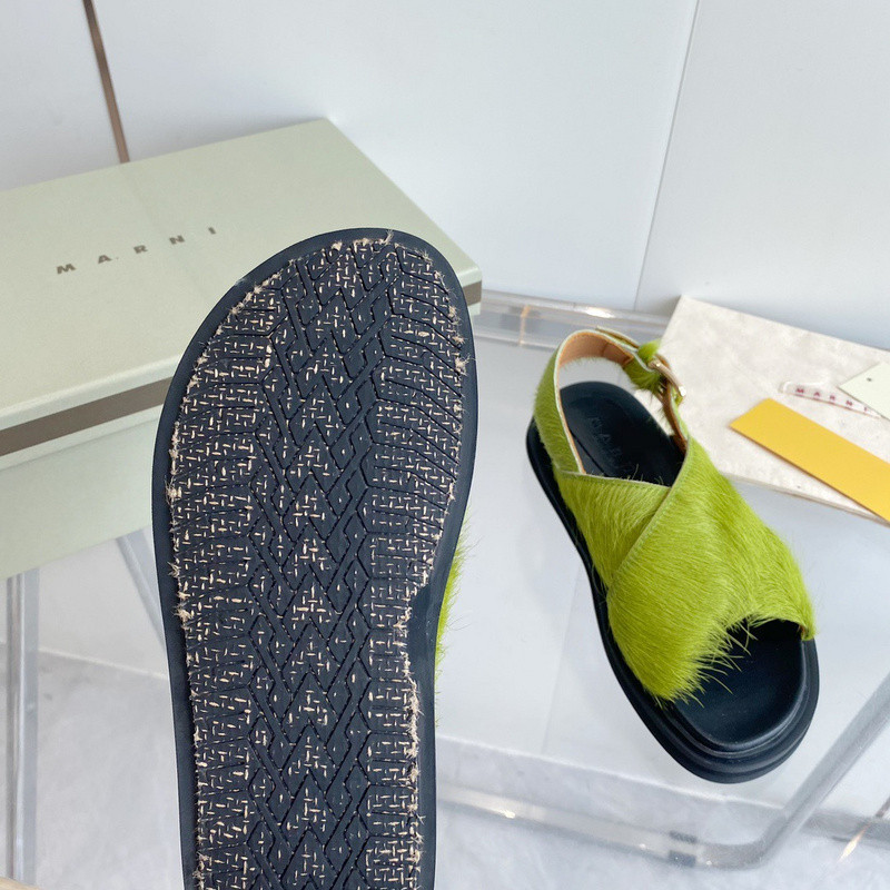 FUCHSIA LONG-HAIR CALFSKIN FUSSBETT