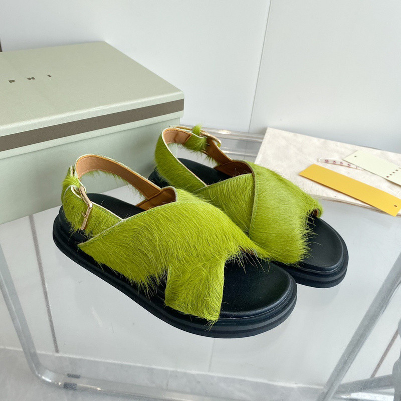 FUCHSIA LONG-HAIR CALFSKIN FUSSBETT