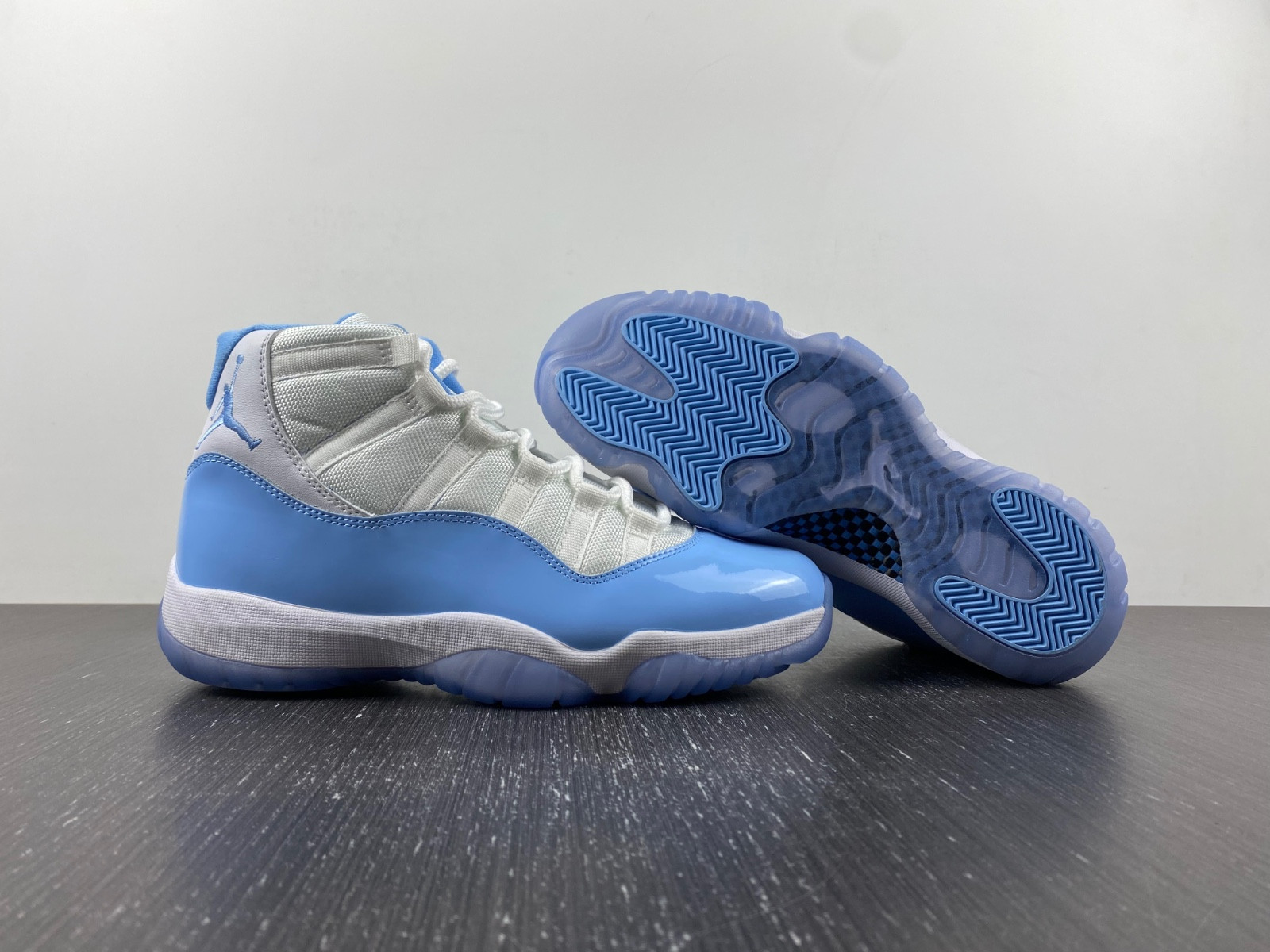 Air Jordan 11 WMNS CT8012-141