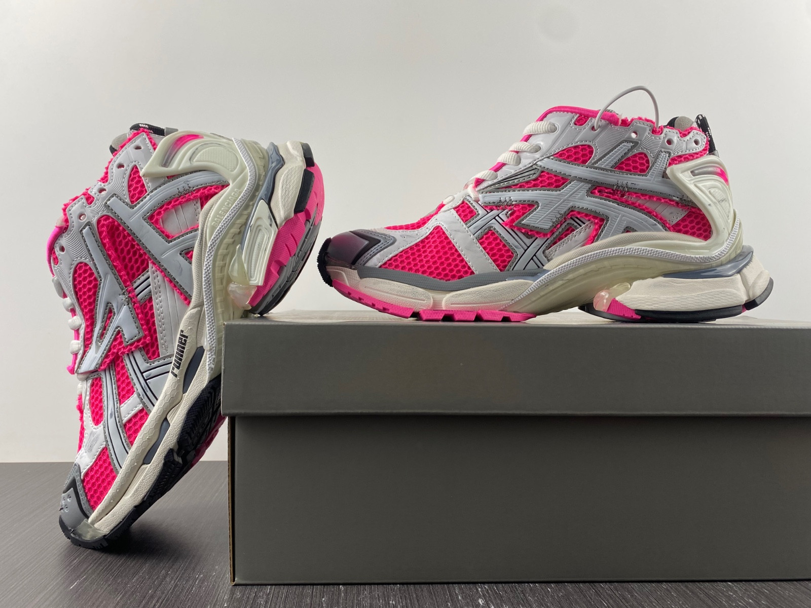 Ba*len*cia*ga runner 677402 w3rbn 9155