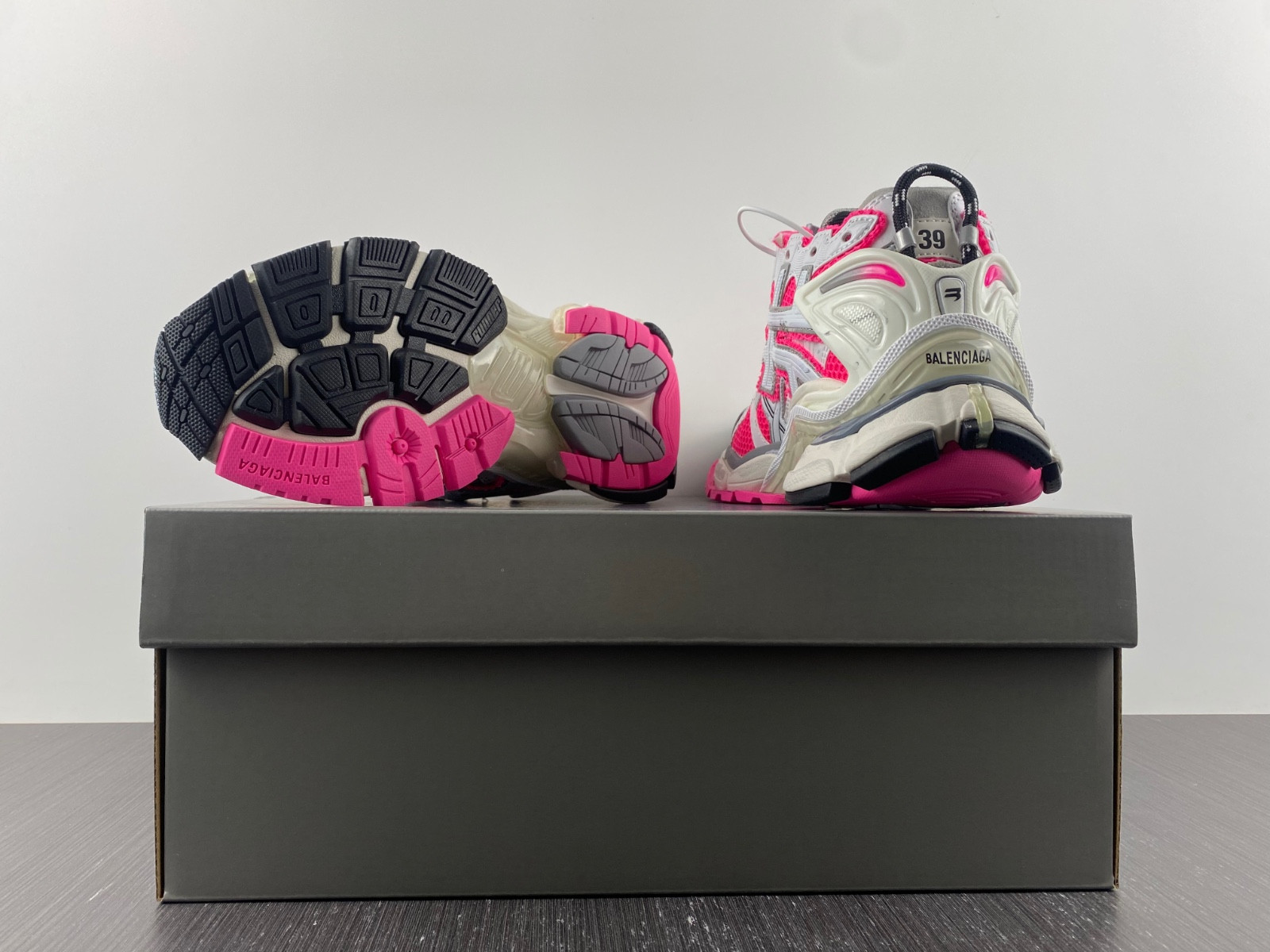 Ba*len*cia*ga runner 677402 w3rbn 9155