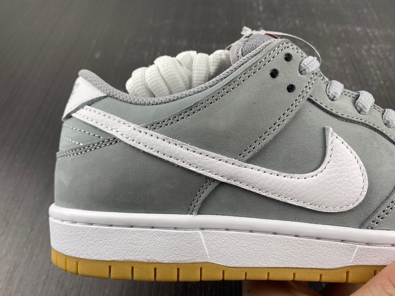 Nike SB Dunk Low “Grey Gum” DV5464-001
