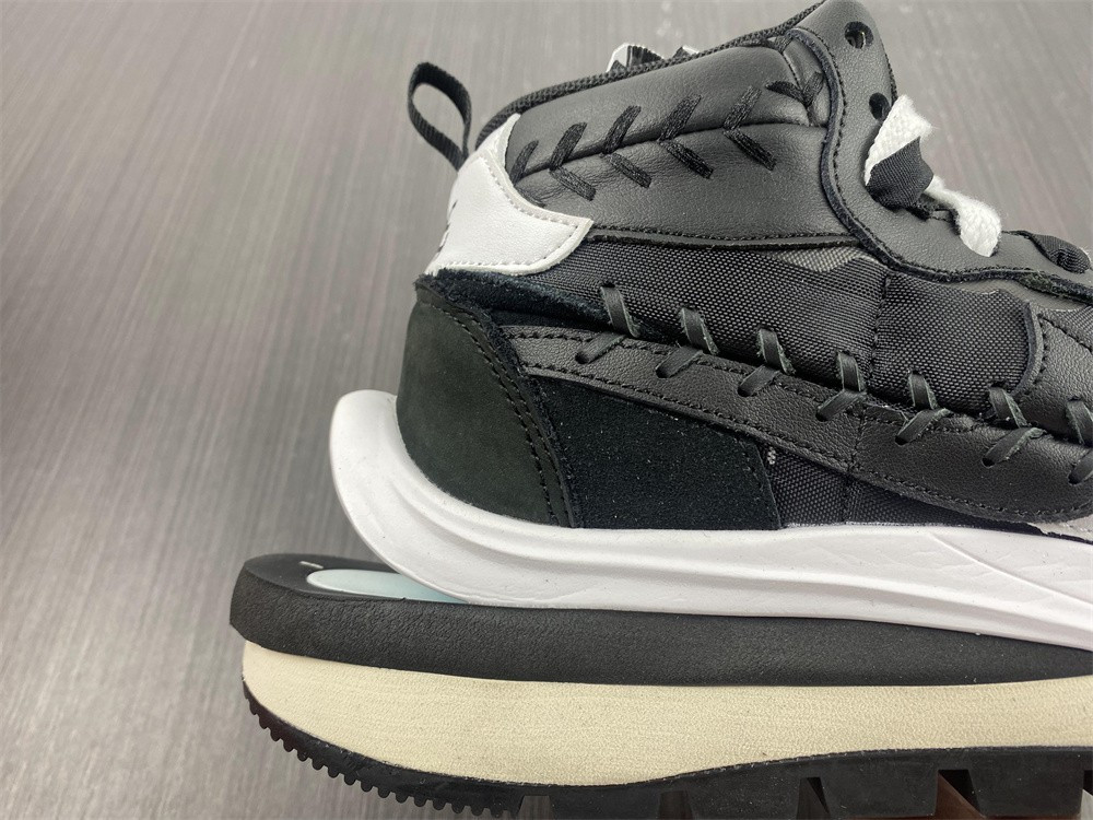 Nike Vaporwaffle sacai Jean Paul Gaultier Black White DH9186-001