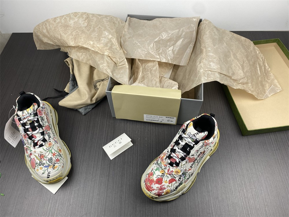 Ba*len*cia*ga triple s 683067 umo20 9766