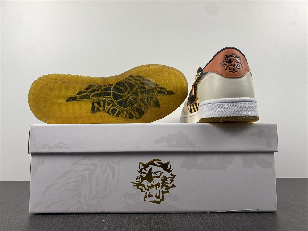 JORDAN 1 LOW OG YEAR OF THE TIGER DH6932-100