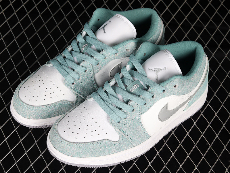 Air Jordan 1 Low “New Emerald” DN3705-301