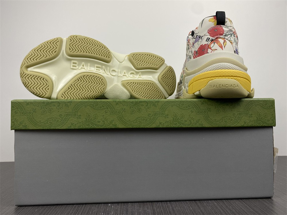 Ba*len*cia*ga triple s 677195 ul110 8461