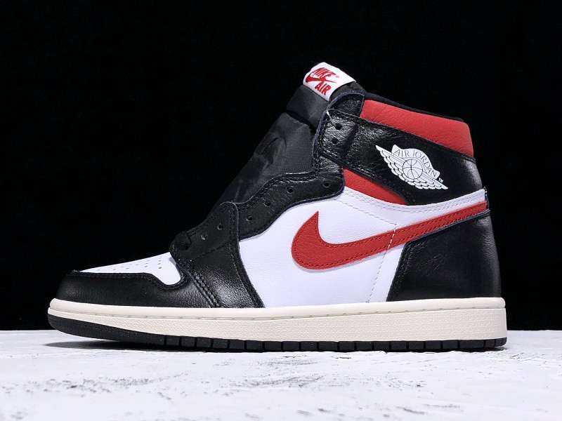 AIR JORDAN 1 BLACK WHITE GYM RED 555088-061