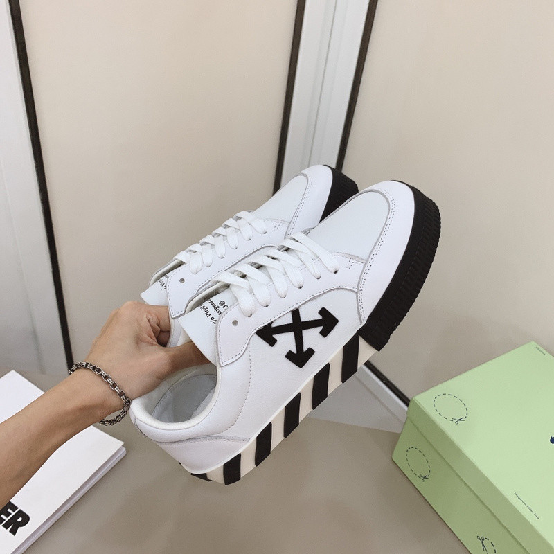 Off-White c/o Virgil Abloh