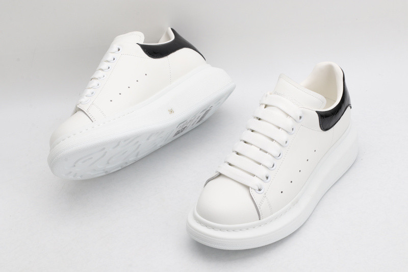 ALEXANDER MCQUEEN SNEAKER
