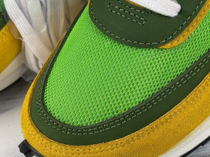 NIKE LD WAFFLE X SACAI GREEN GUSTO BV0073-300