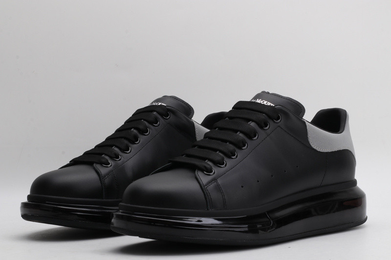 ALEXANDER MCQUEEN SNEAKER