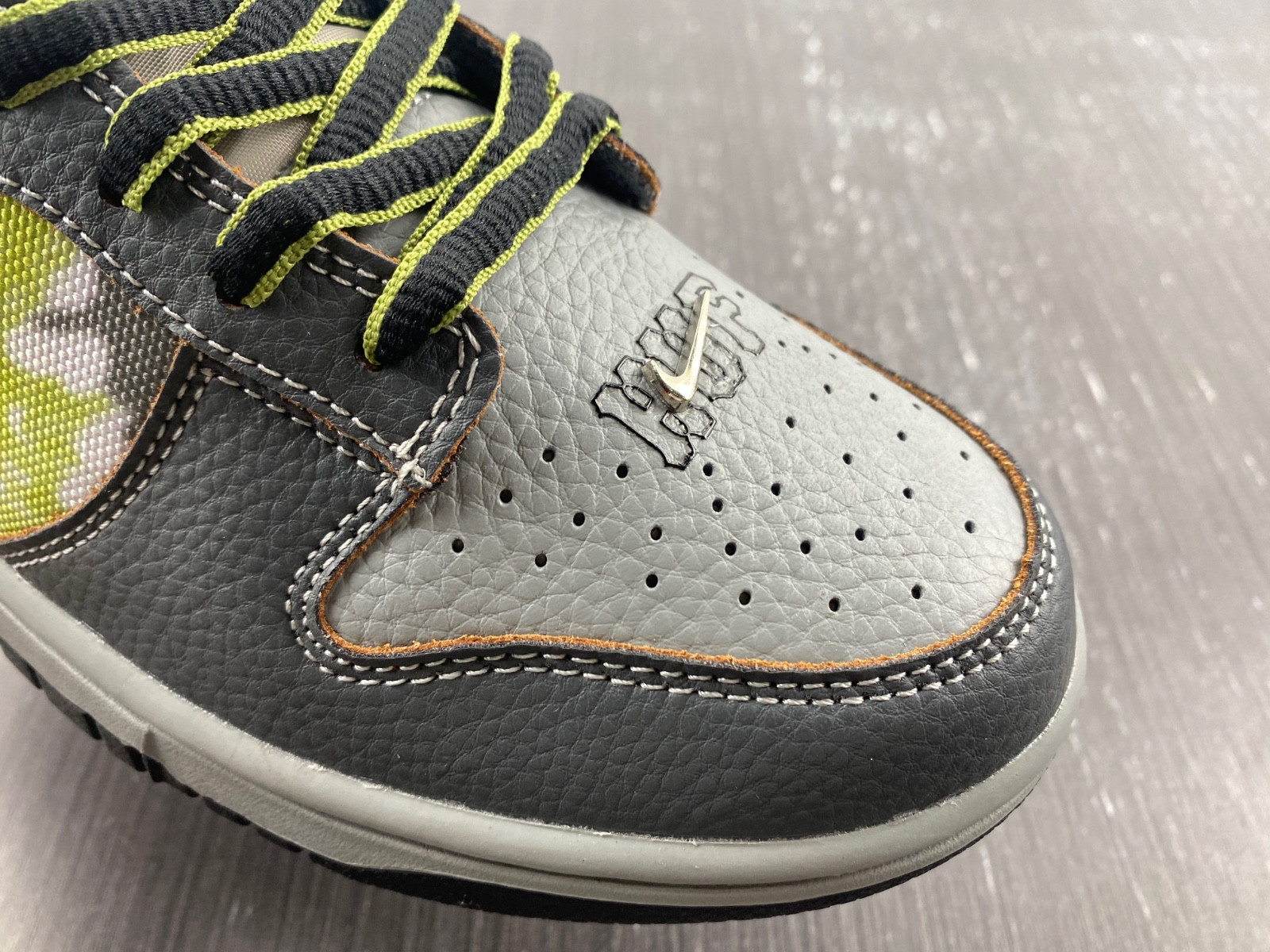 HUF x Nike SB Dunk Low FD8775-002