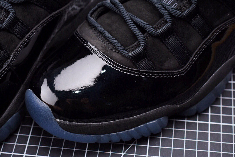 AIR JORDAN 11 RETRO CAP AND GOWN 378037-005