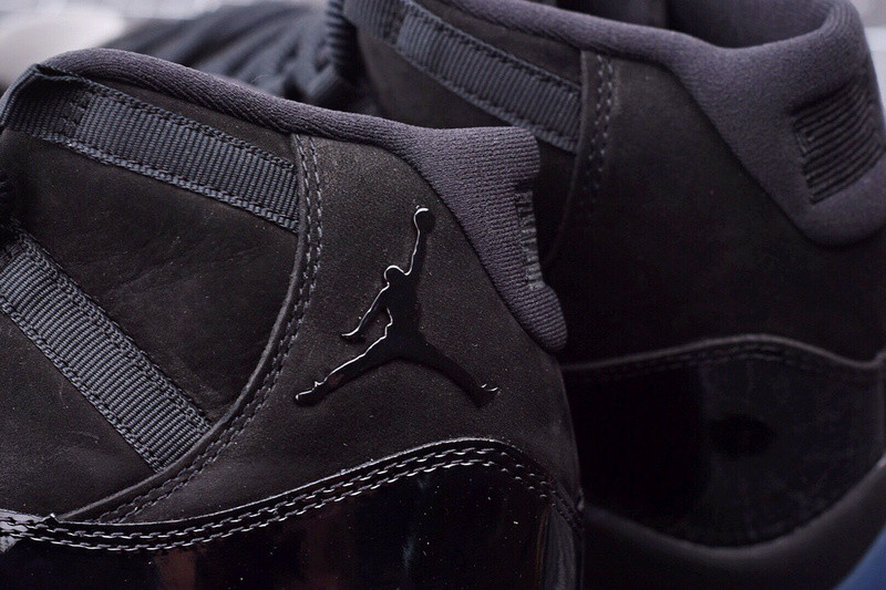 AIR JORDAN 11 RETRO CAP AND GOWN 378037-005