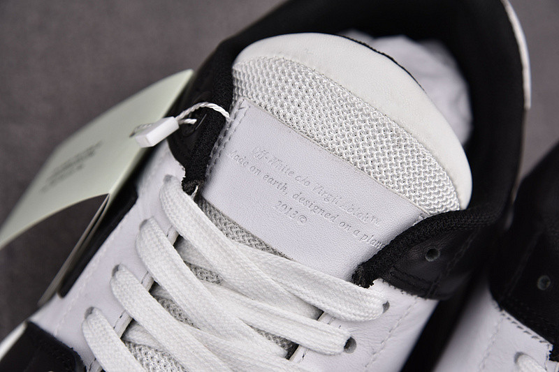 Off-White c/o Virgil Abloh