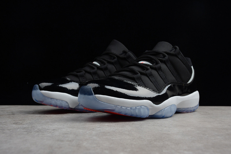 AIR JORDAN 11 RETRO LOW "INFRARED" 528895-023