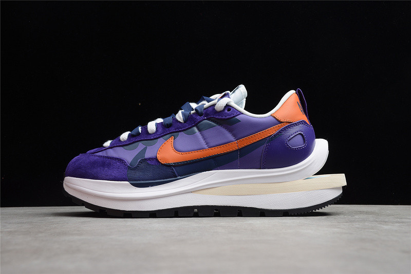 NIKE VAPORWAFFLE SACAI DARK IRIS DD1875-500