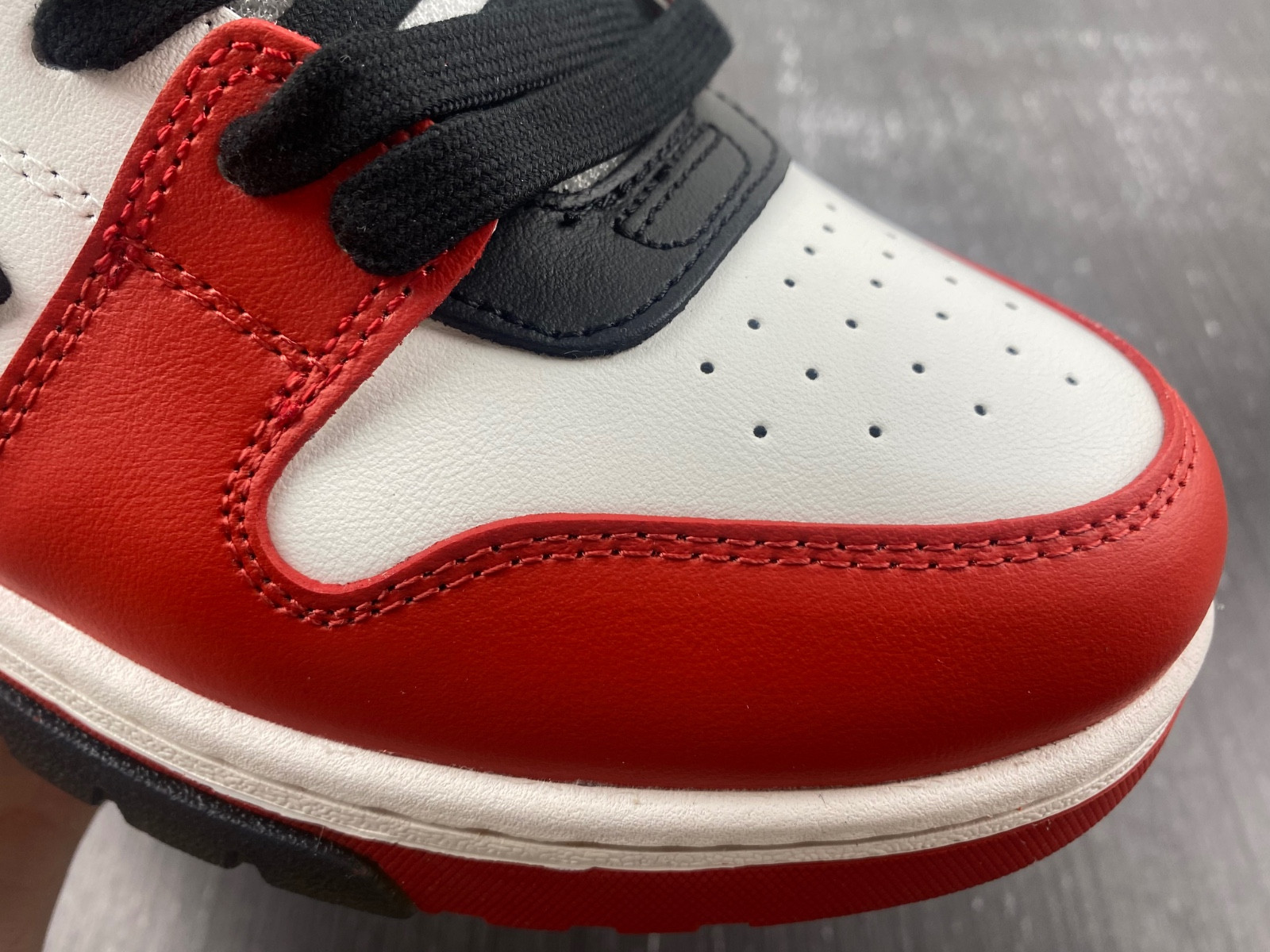 Off-White c/o Virgil Abloh