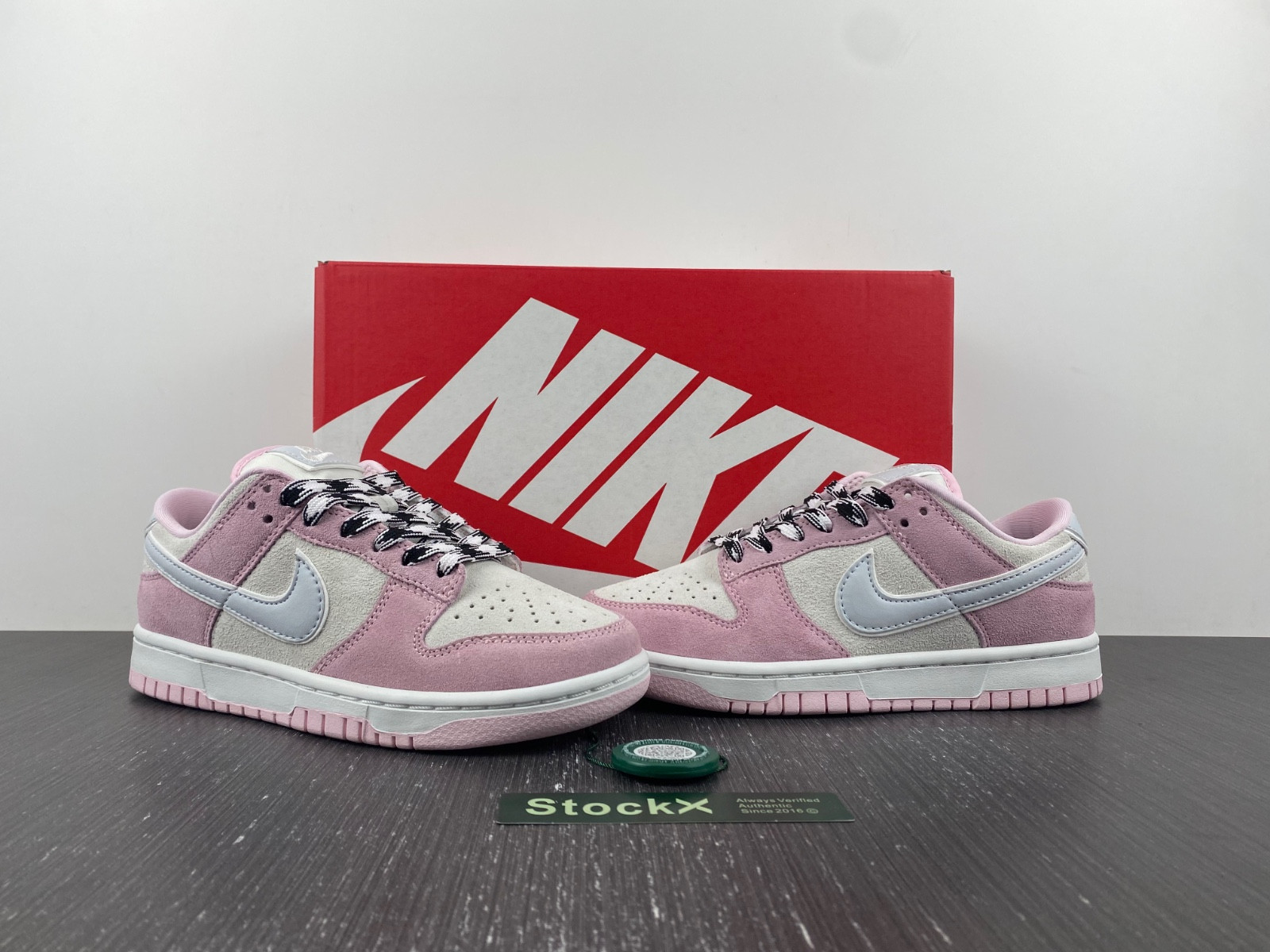 Nike SB Dunk Low LX Pink Foam White Black DV3054-600