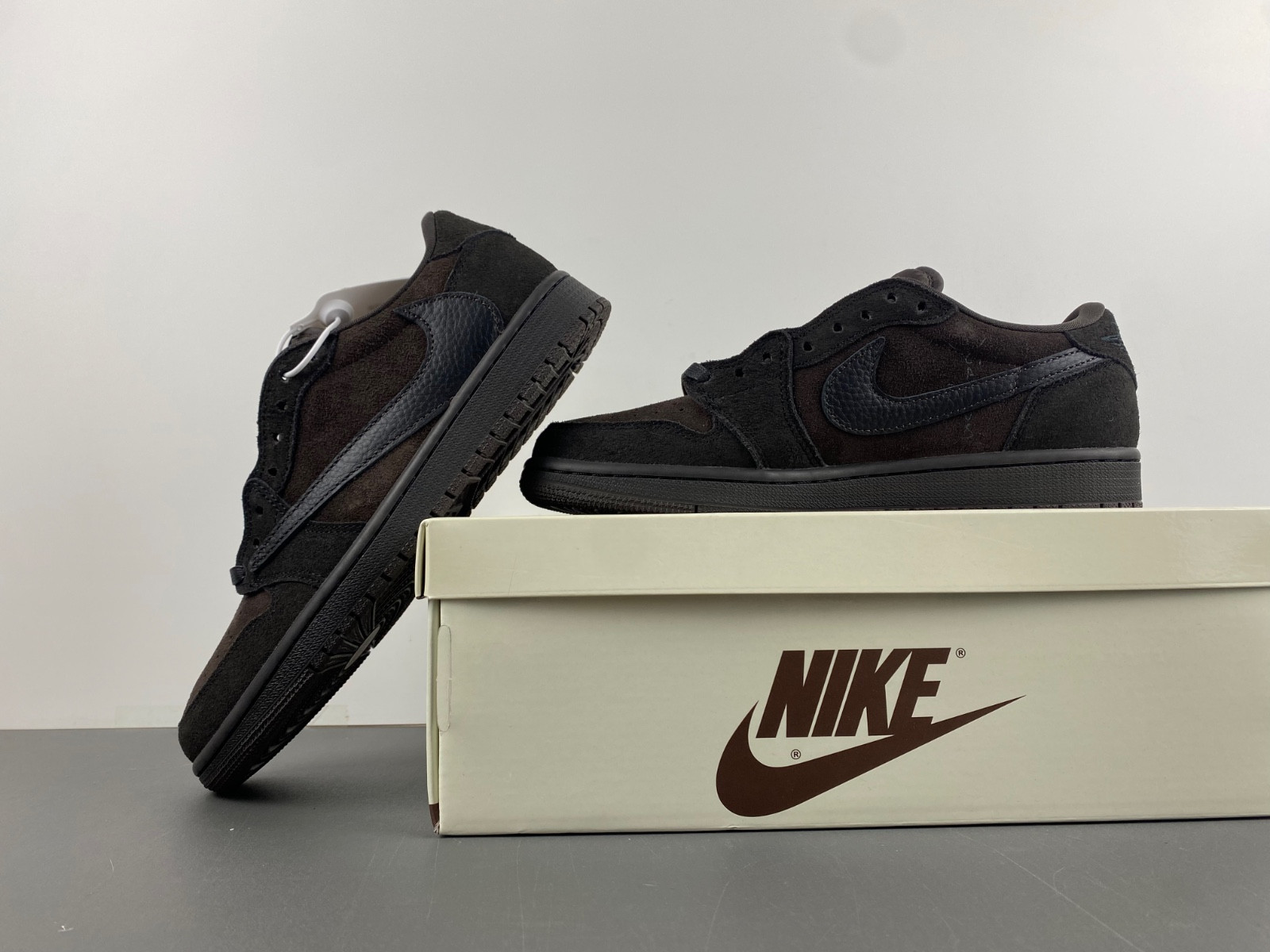 Travis Scott x Air Jordan 1 Low OG “Velvet Brown” DM7866-202