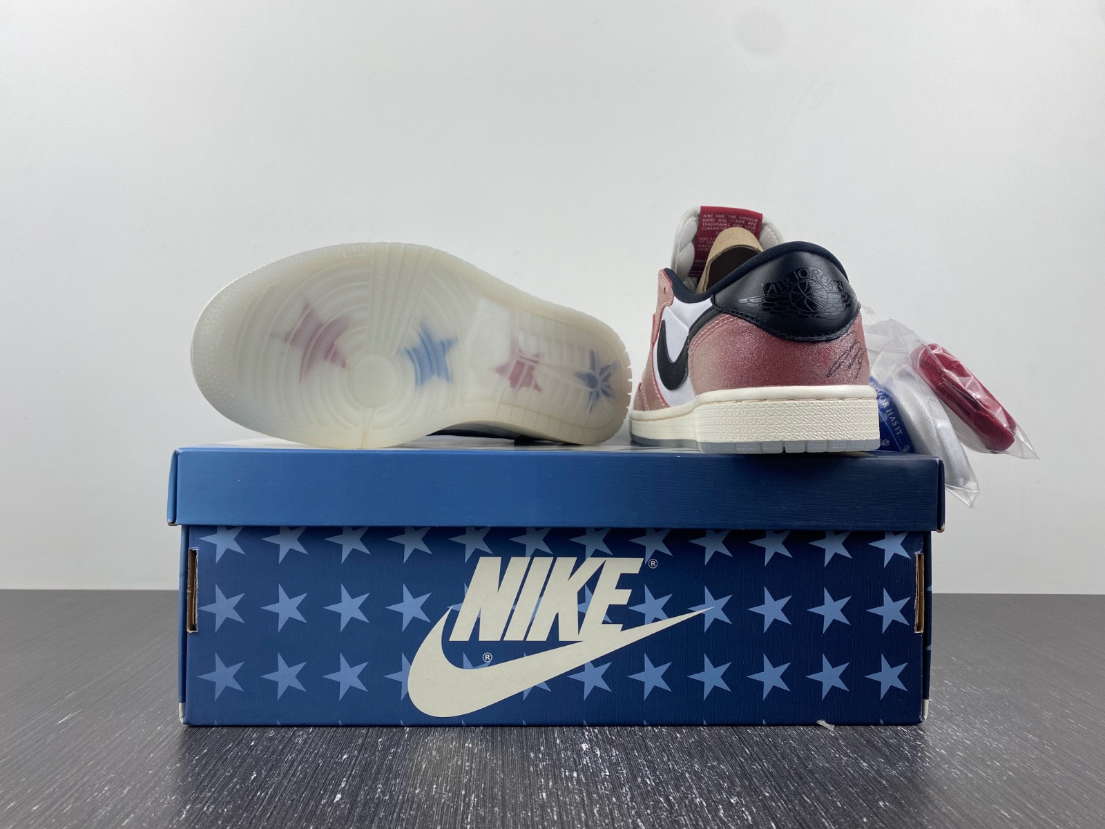 Trophy Room x Air Jordan 1 OG Low FN0432-017
