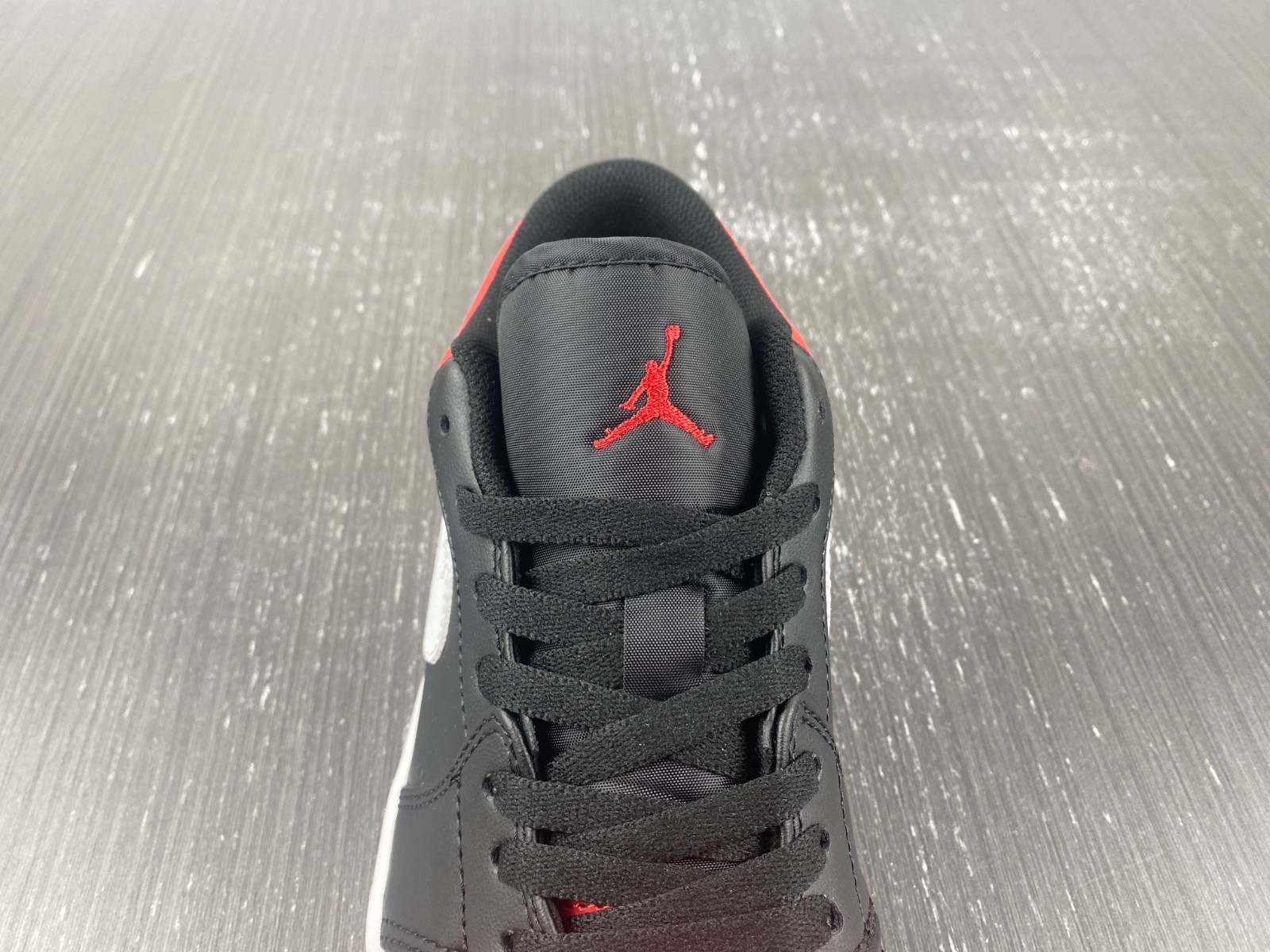 Air Jordan 1 Low "Bred Toe" 553558-066