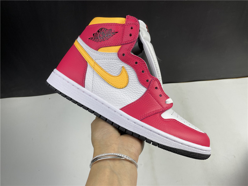 Air Jordan 1 High OG“Light Fusion Red” 555088-603