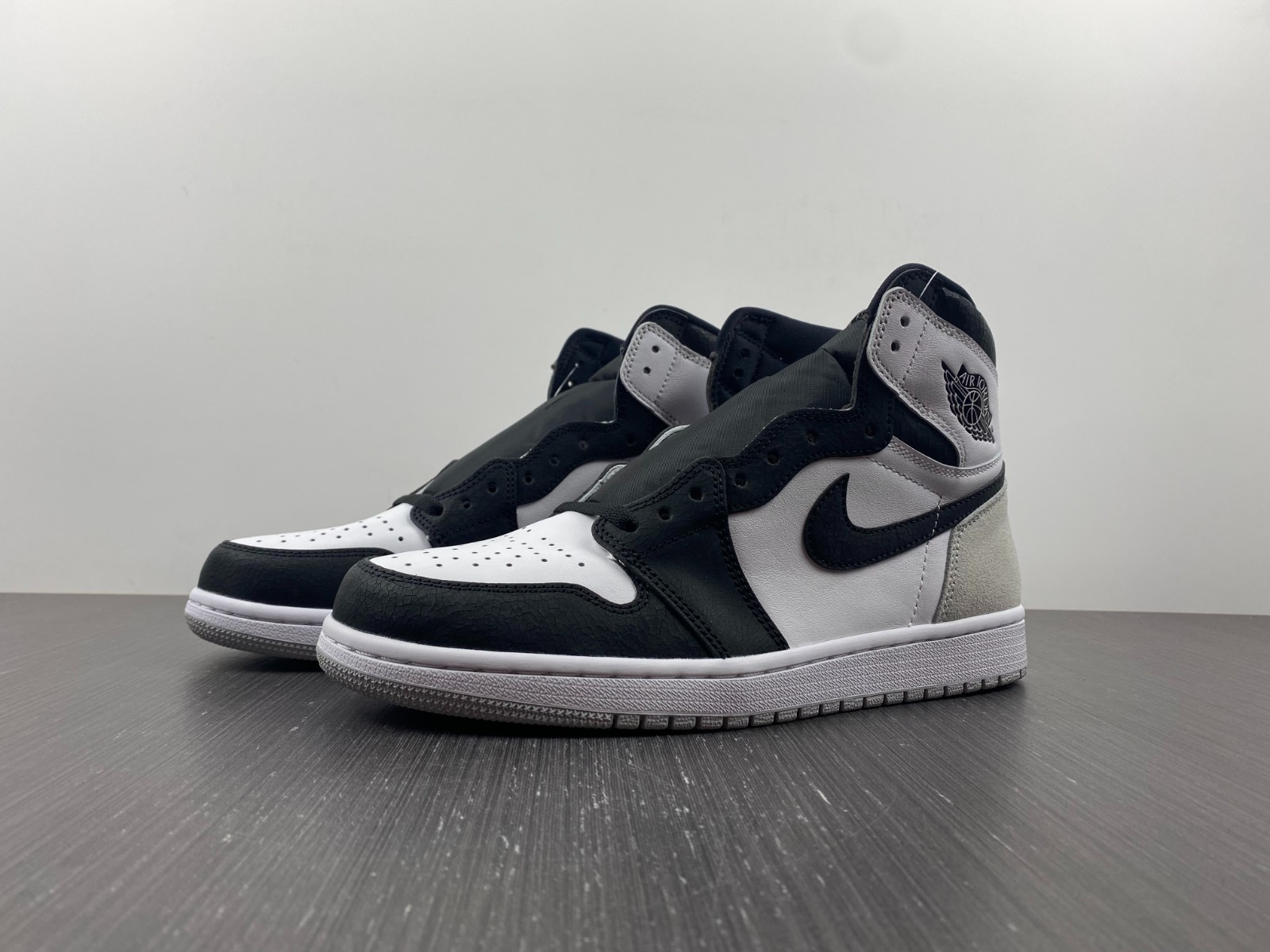 Air Jordan 1 Retro High OG Stage Haze 555088-108