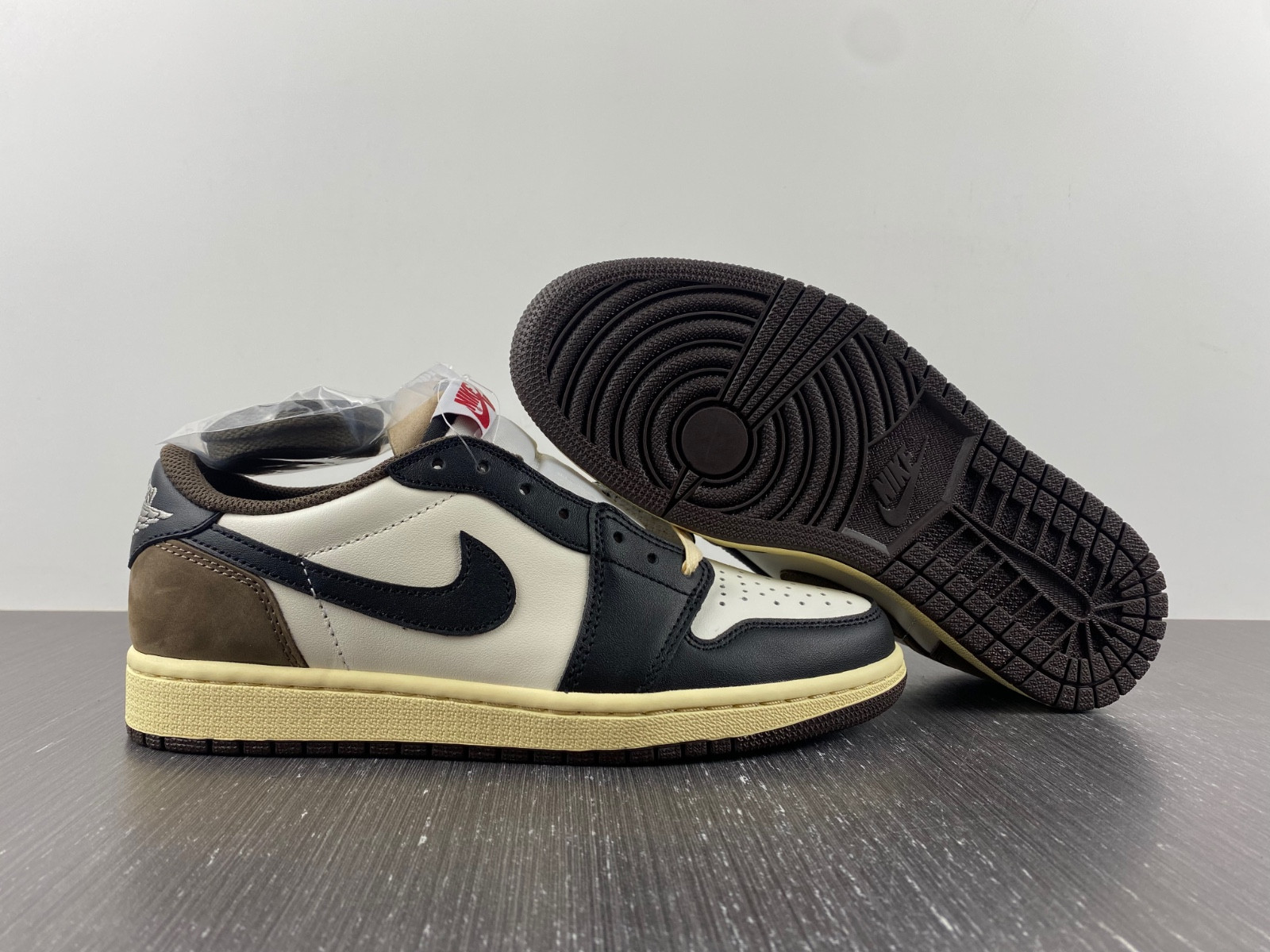 Air Jordan 1 Low mocha CQ4277 105