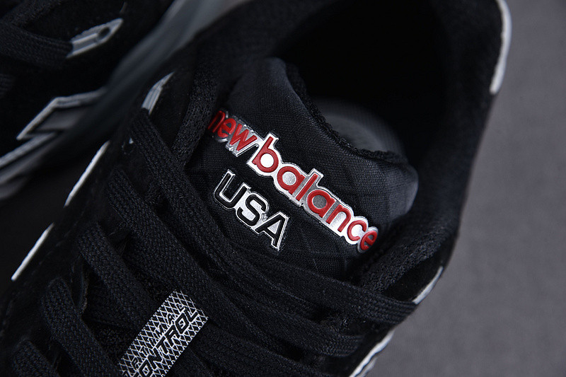 New Balance 990v3 Black White M990BS3