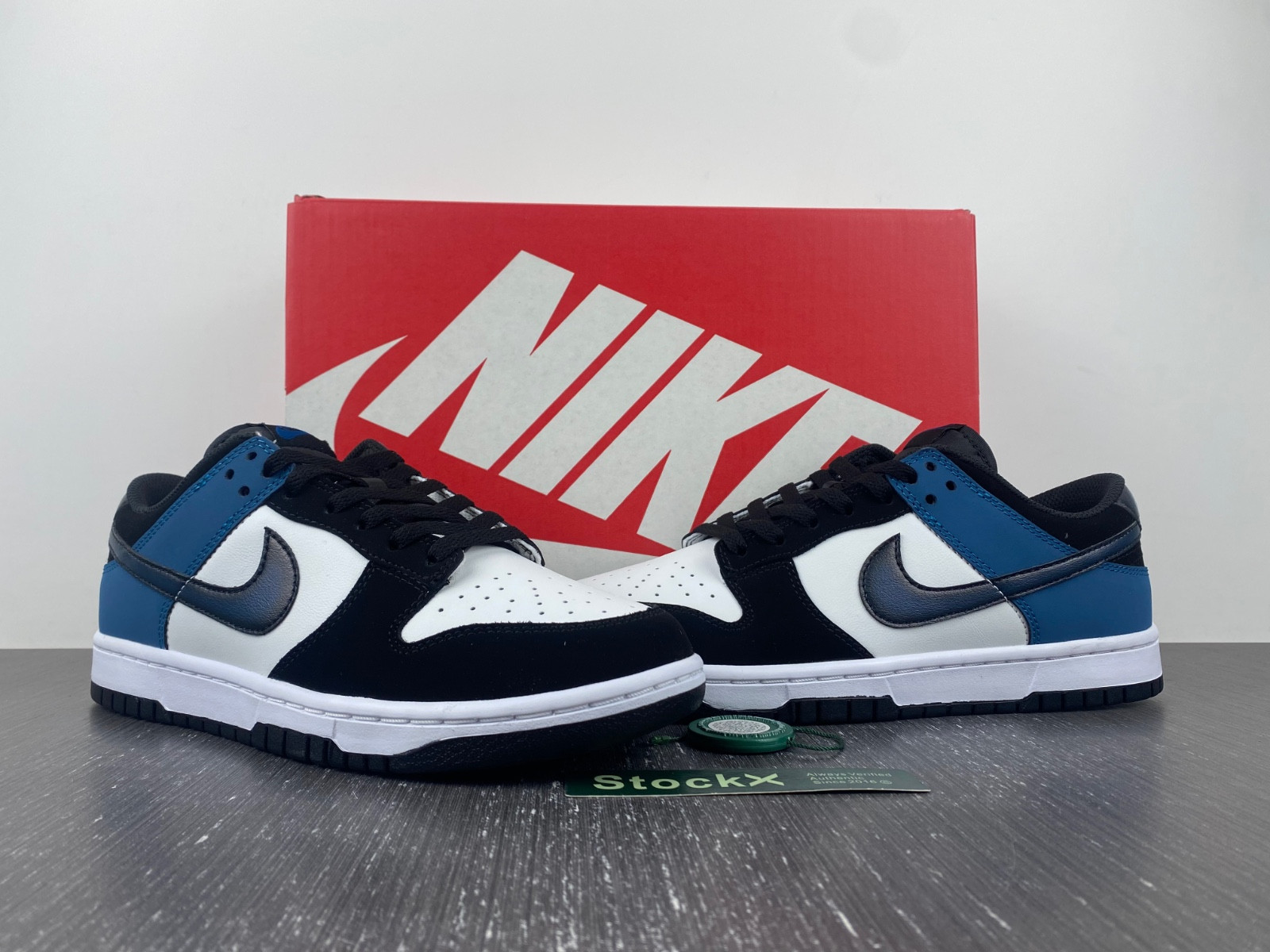 Nike Dunk Low "Black/Teal" FD6923-100