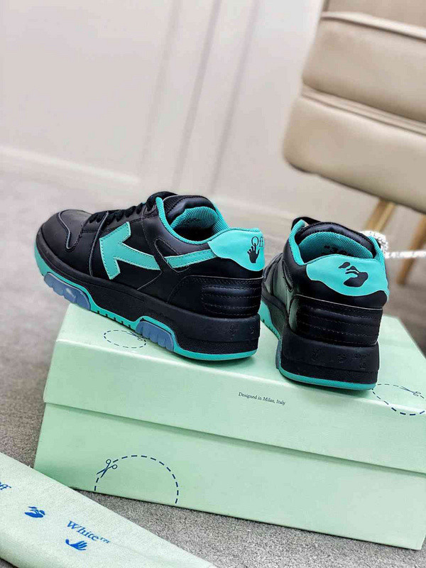 Off-White c/o Virgil Abloh