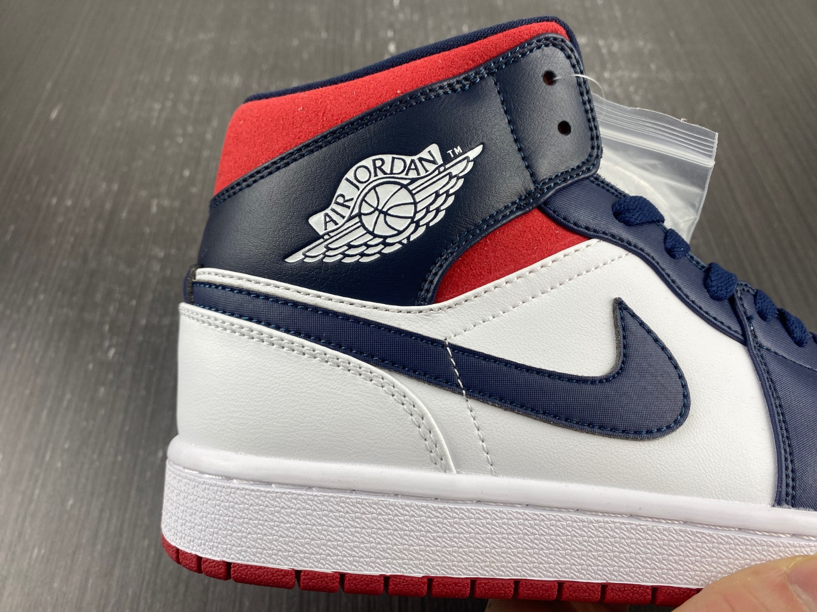 Jordan 1 Mid SE USA - 852542-104