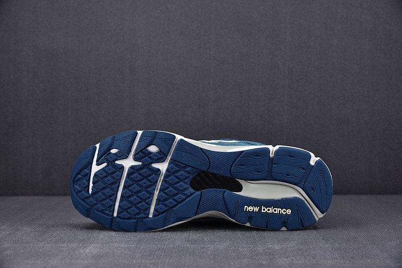 New Balance 990v3 Levi