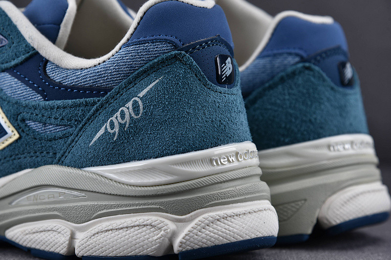 New Balance 990v3 Levi