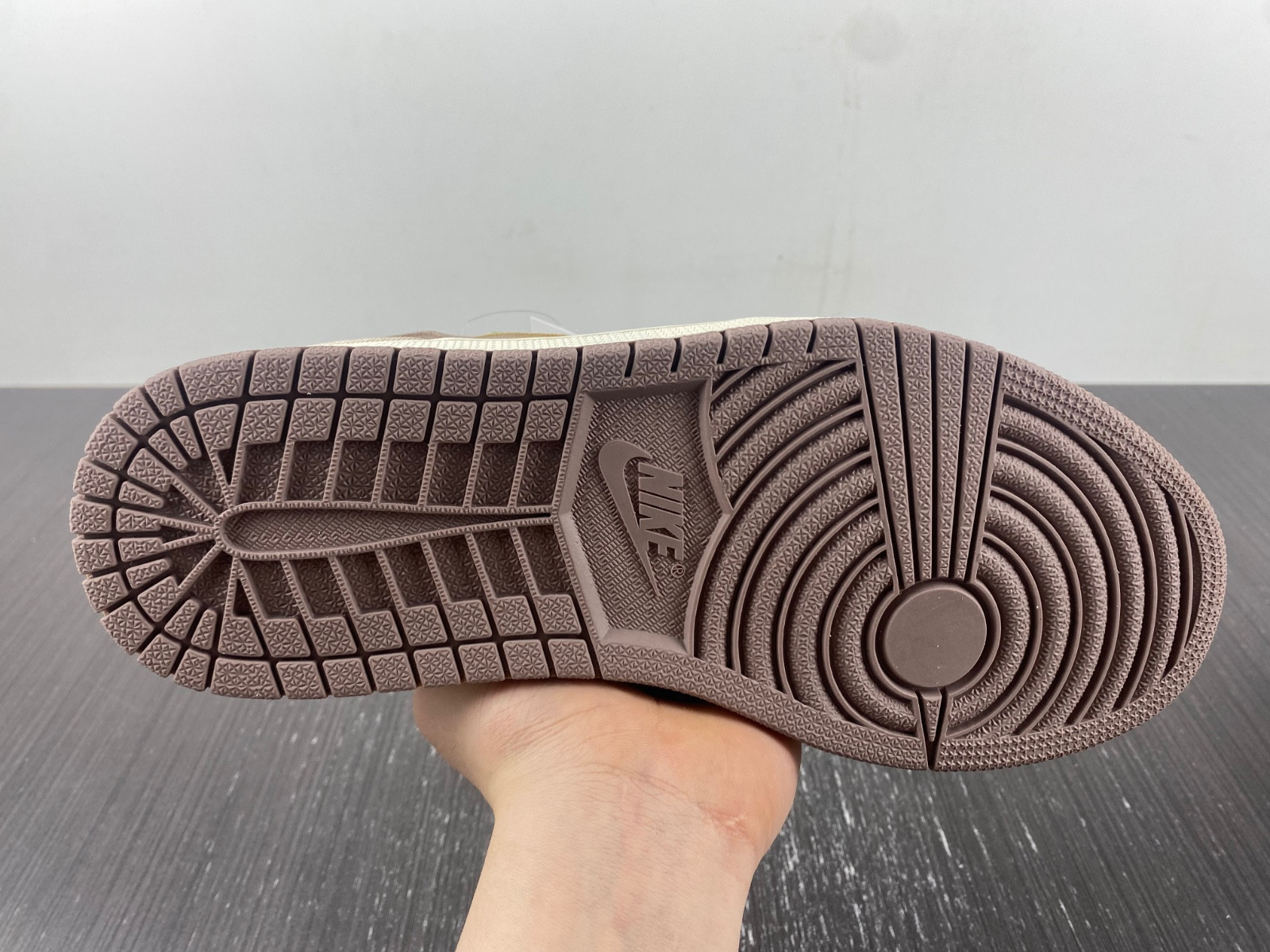 Jordan 1 Low SE Craft Taupe Haze - DN1635-200