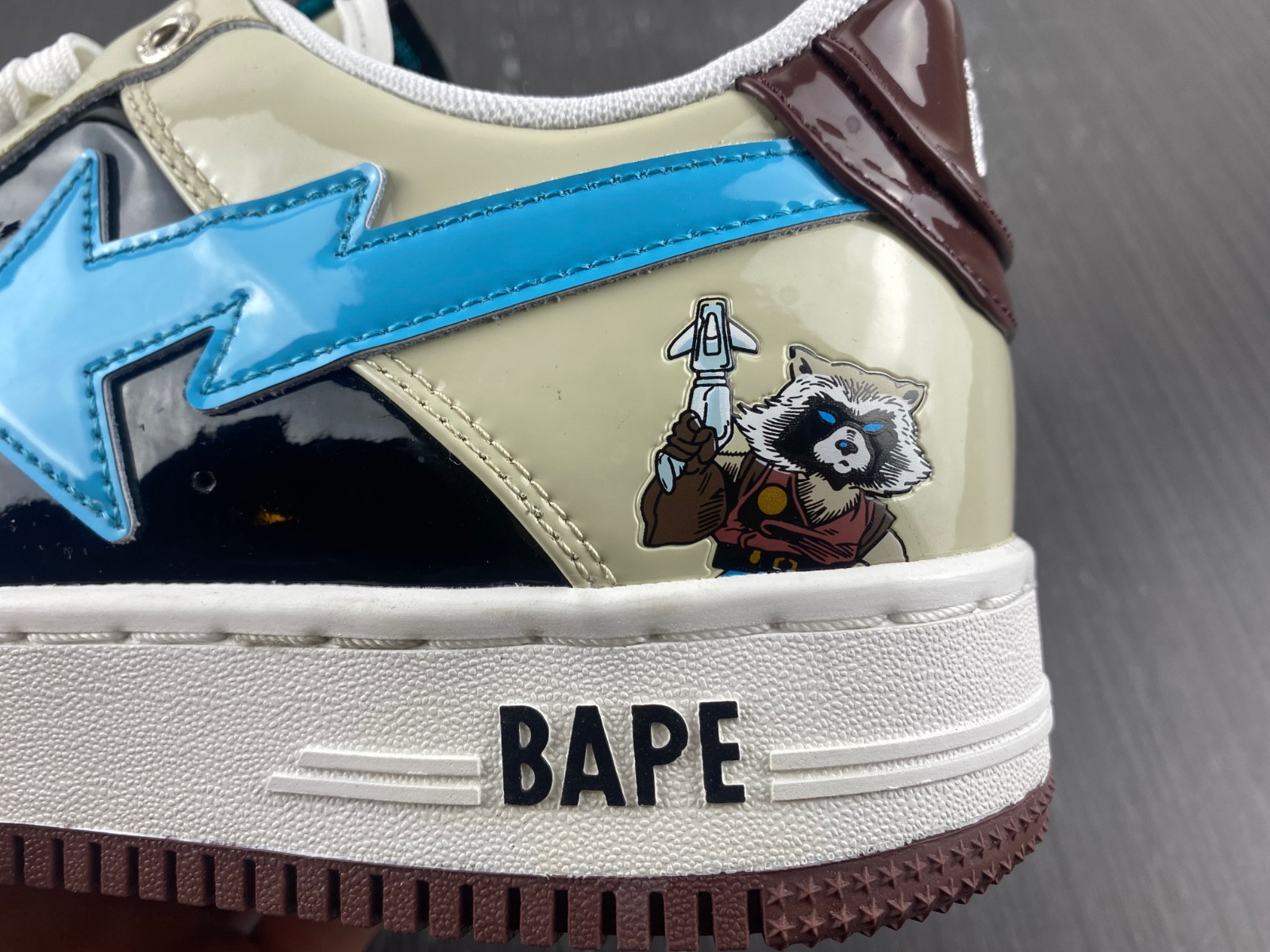 BAPE SNEAKERS
