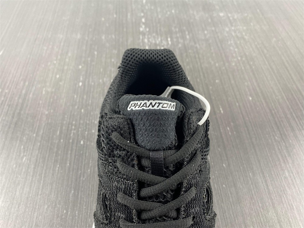 Ba*len*cia*ga phantom sneaker