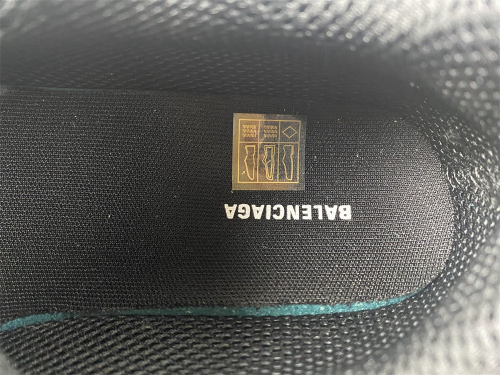 Ba*len*cia*ga phantom sneaker